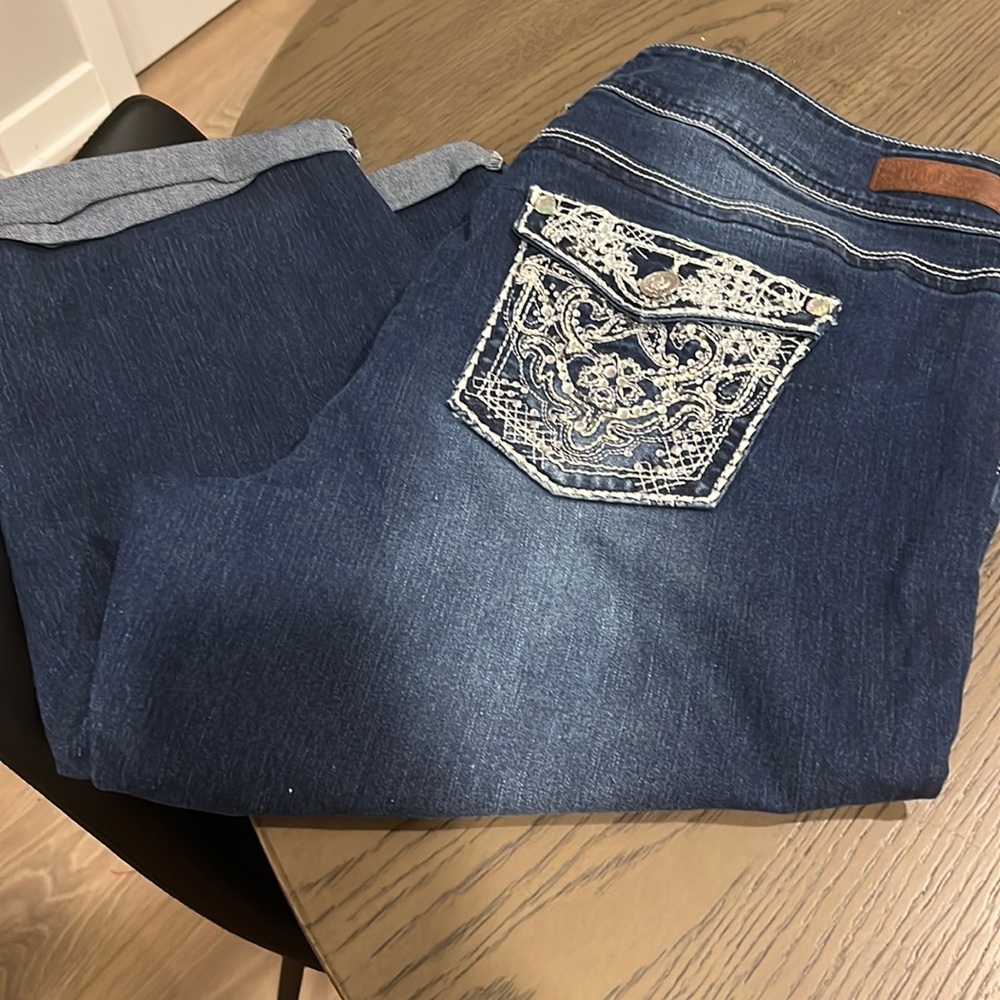 Size 22 capris